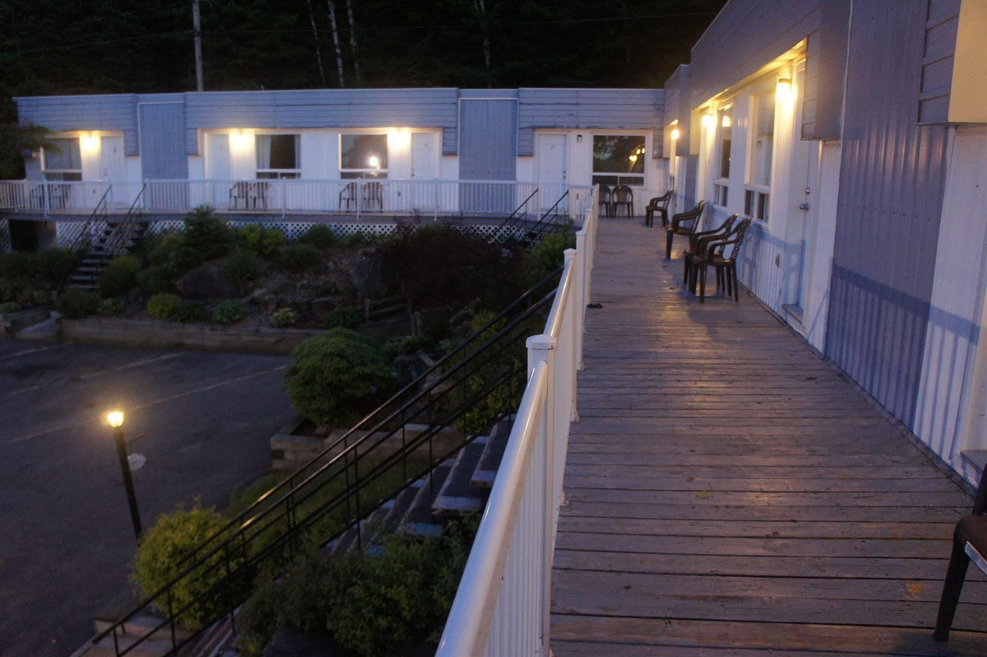 Motel Clair Mont Sainte-Agathe-des-Monts Buitenkant foto
